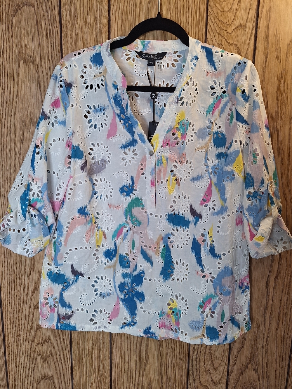 CHARLIE B White Eyelet Blouse with Multicolor Brushstroke Print Size Small NWT